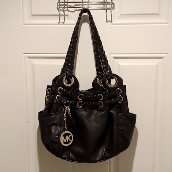 Michael kors Handbags - Michael kors leather shoulder bag